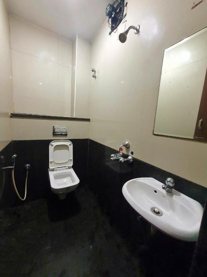 Bhimas Inn -Puratchi Thalaivar Dr M G Ramachandran Central Railway Station チェンナイ エクステリア 写真
